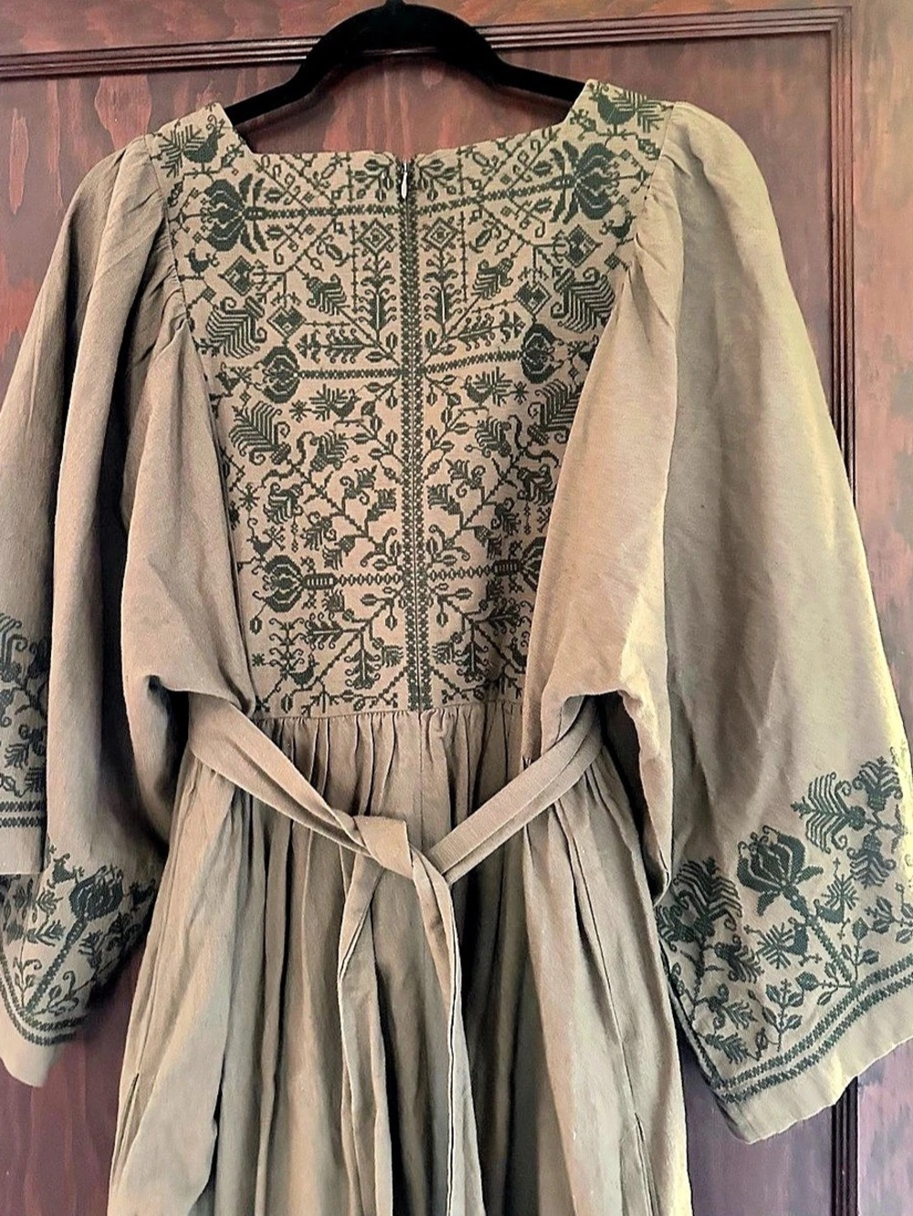 Voriagh "Mivilud" Embroidered Maxi Dress in green - Picture 4 of 13